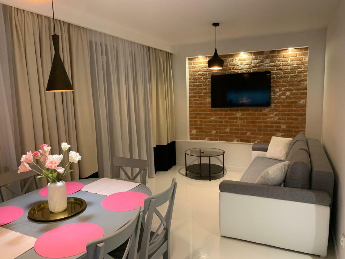 Apartament Zacisze Rose Gold マルボルク エクステリア 写真